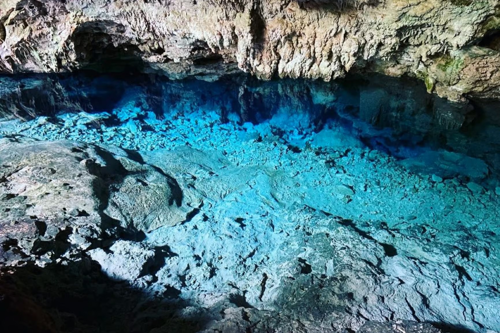 Kuza Cave Blue Lagoon The Rock Restaurant 03
